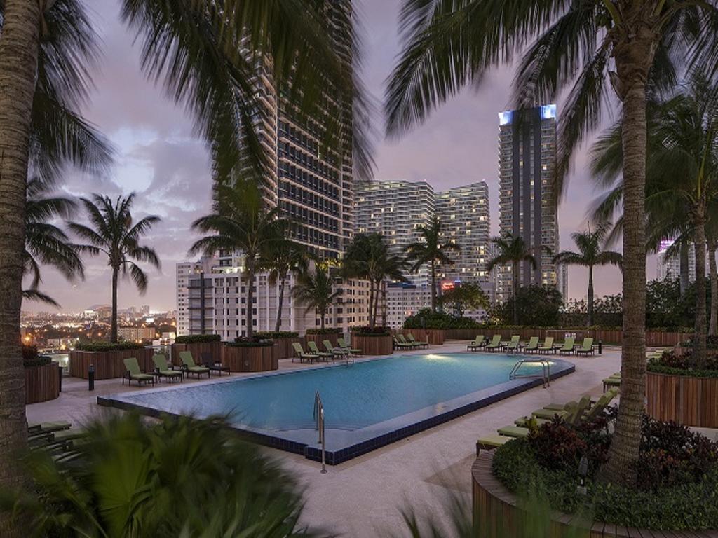 Global Luxury Suites At One Broadway Miami Exterior foto
