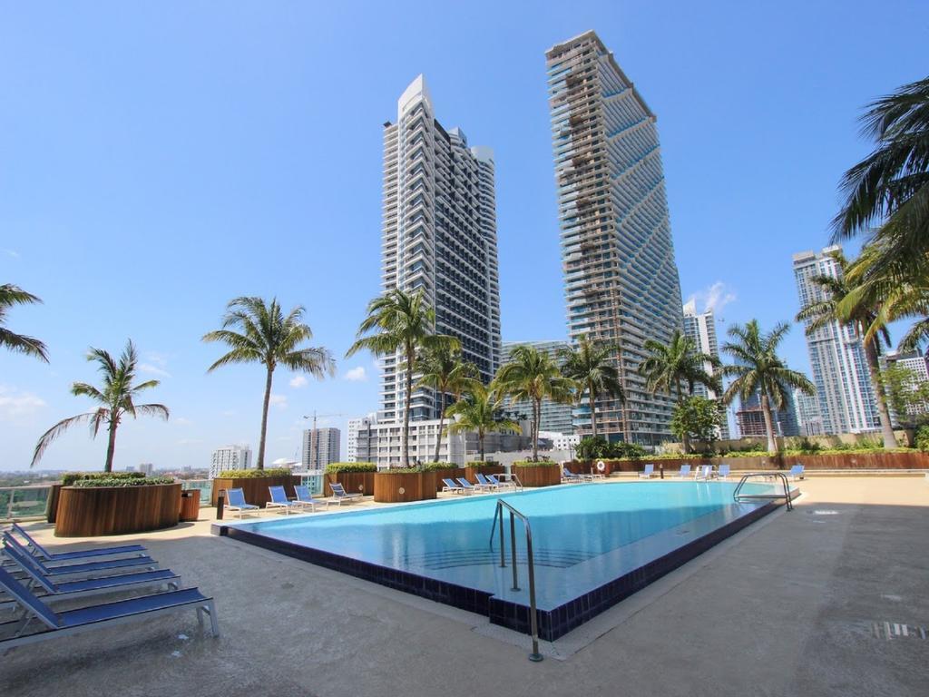 Global Luxury Suites At One Broadway Miami Exterior foto
