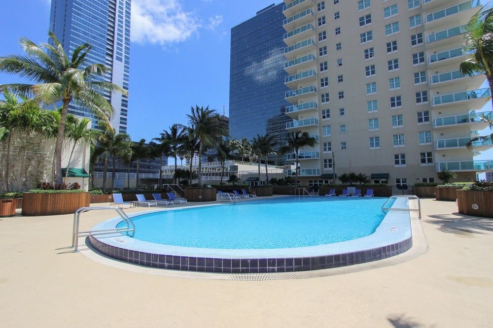 Global Luxury Suites At One Broadway Miami Exterior foto