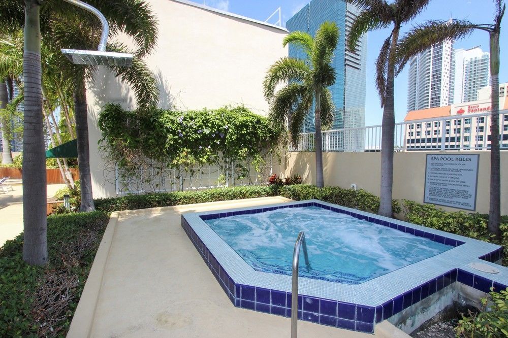 Global Luxury Suites At One Broadway Miami Exterior foto